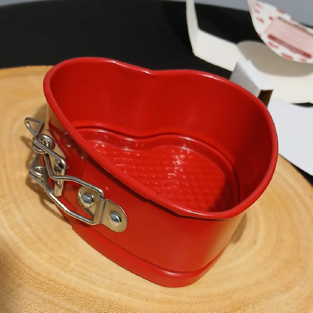 Heart-Shaped Springform Cake Pan Set - Red and Pink (THE BAKE SHOP) NWT